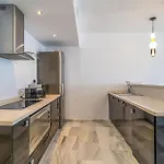 2 Bedroom Awesome In Apartman