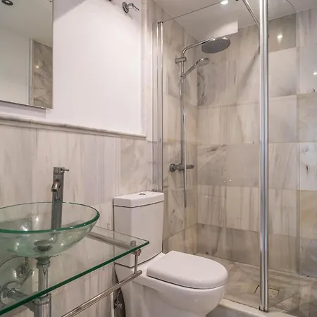 2 Bedroom Awesome In Marbella