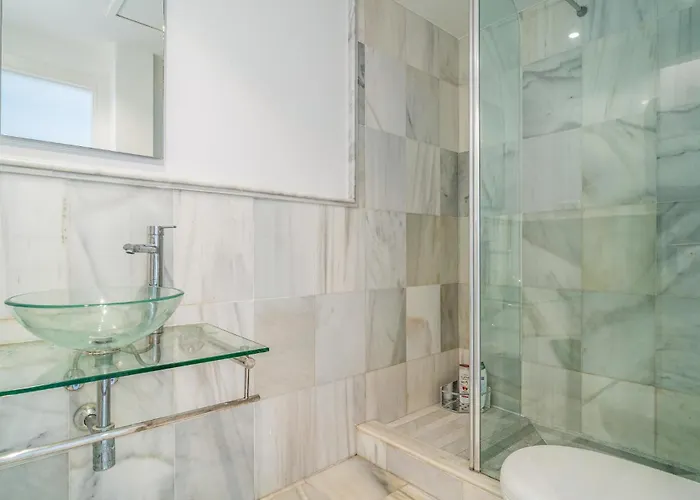 2 Bedroom Awesome In Appartement Marbella
