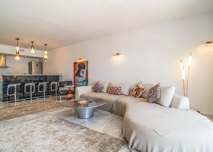Appartamento 2 Bedroom Awesome In Marbella